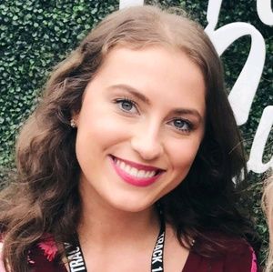 Meet your Posher, Hayley
